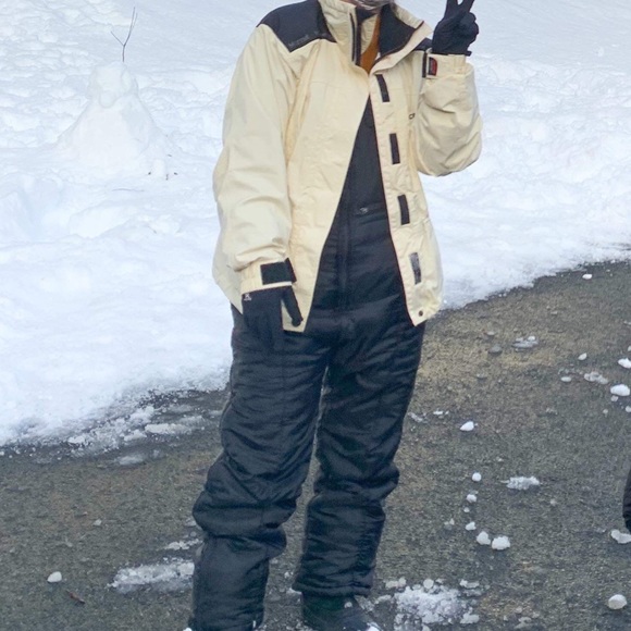 Marmot Gore-Tex Jacket - Picture 16 of 16